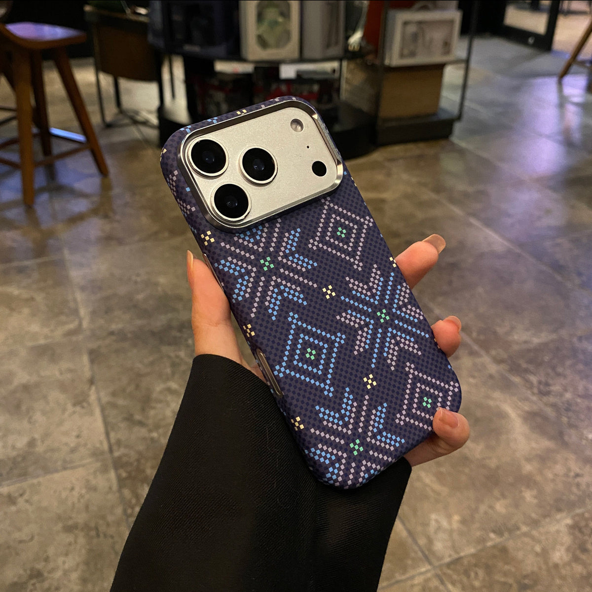Diamond Pattern Magnetic Phone Case for iPhone